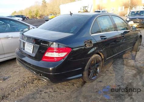 2013 Mercedes-Benz C 300 Sport 4Matic из США, поврежденный, VIN WDDGF8AB1DA835798